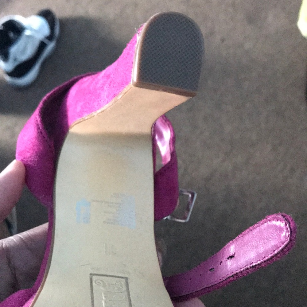 Shoes - Picture 5 of 6